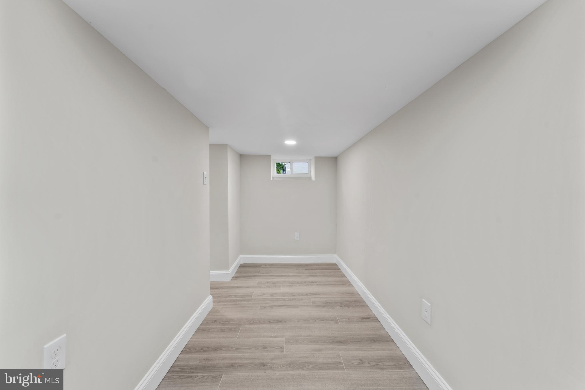 WINDSOR  MILL - Residential