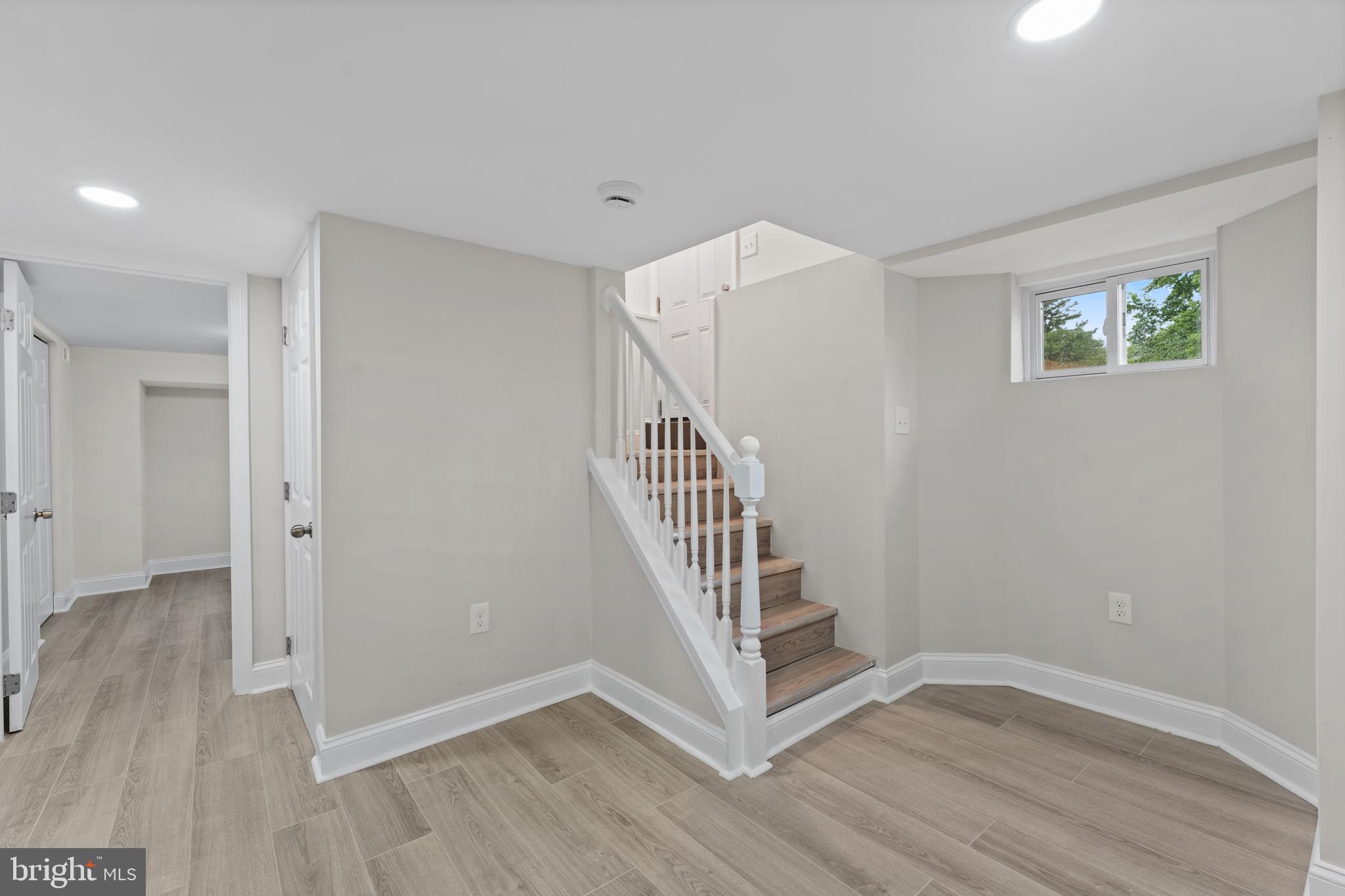 WINDSOR  MILL - Residential