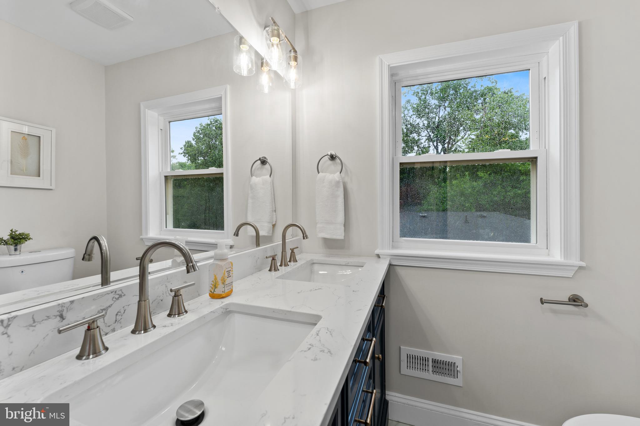 WINDSOR  MILL - Residential