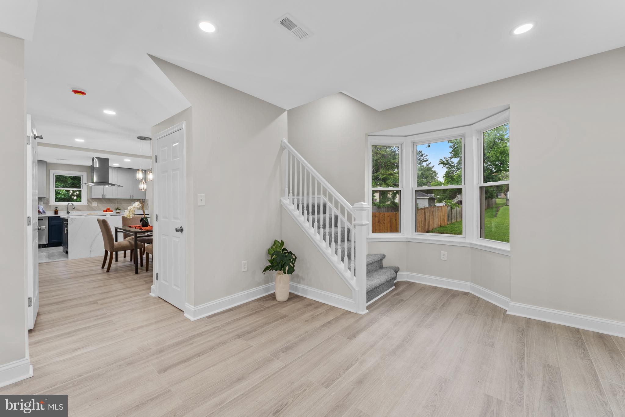 WINDSOR  MILL - Residential