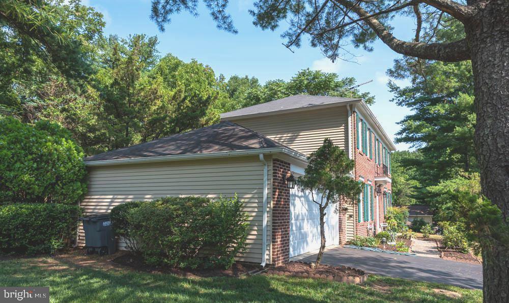 WOLF TRAP GREEN - Residential