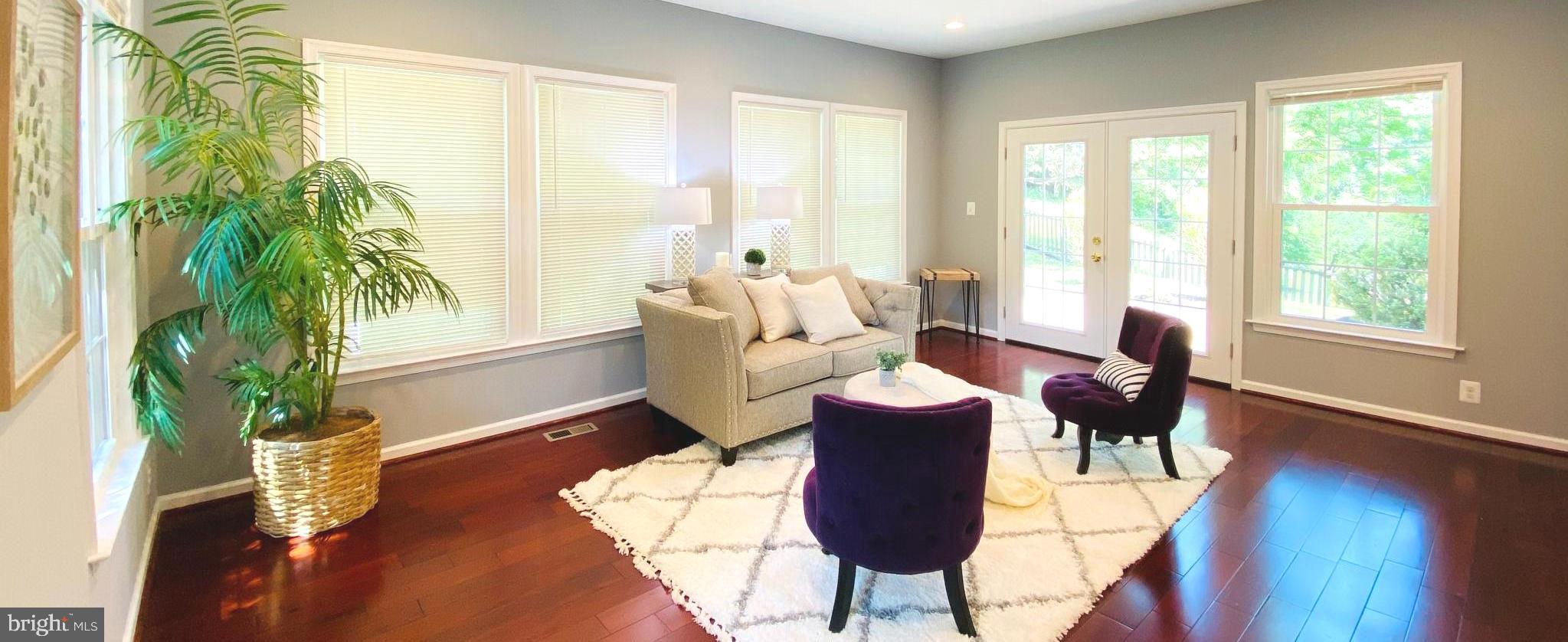 WOLF TRAP GREEN - Residential