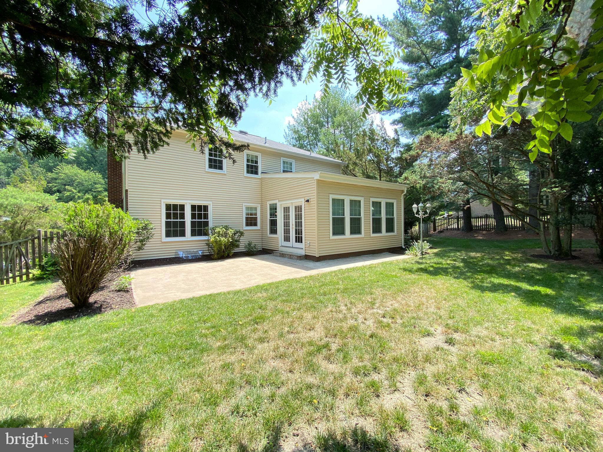 WOLF TRAP GREEN - Residential