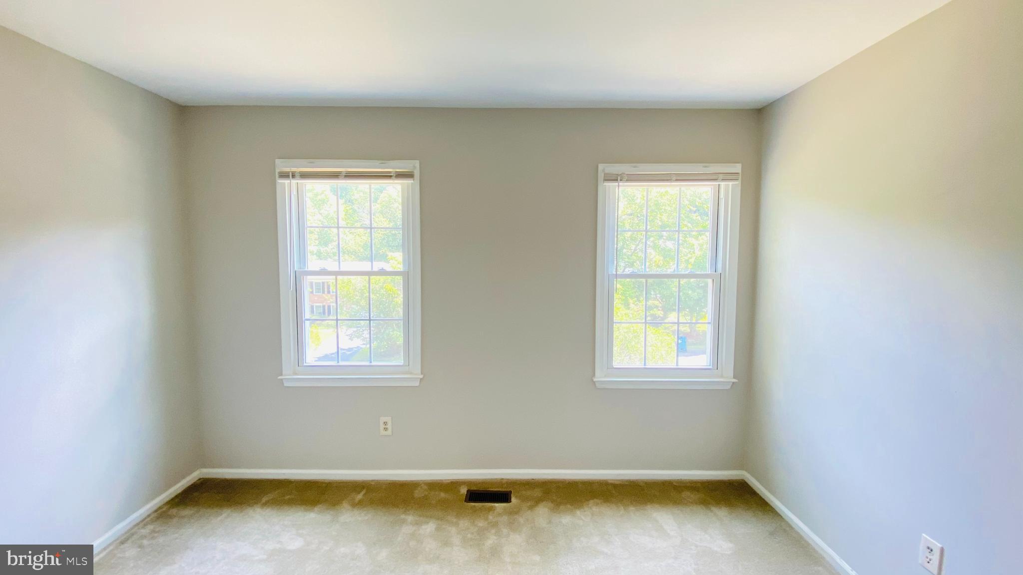 WOLF TRAP GREEN - Residential