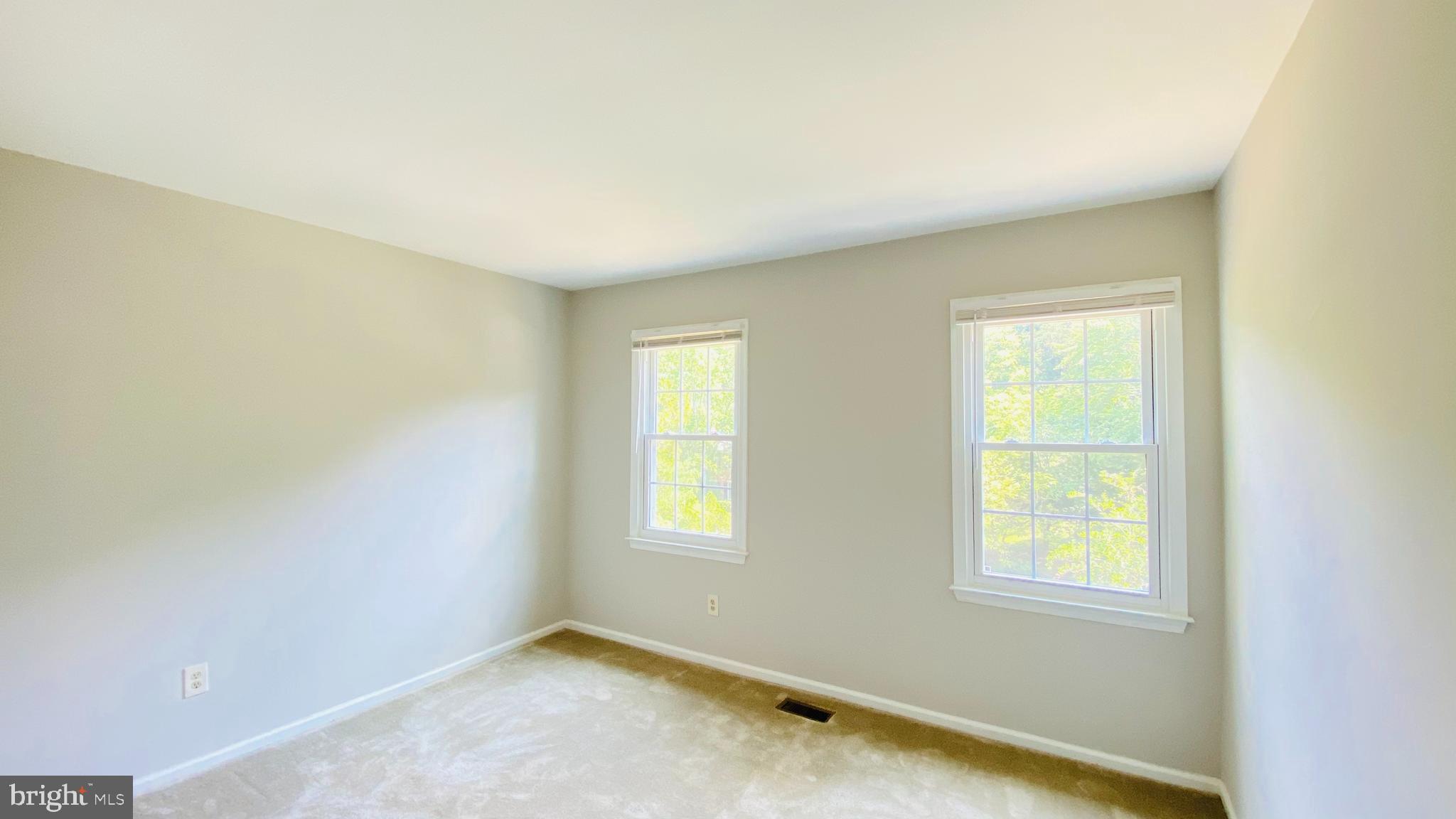 WOLF TRAP GREEN - Residential