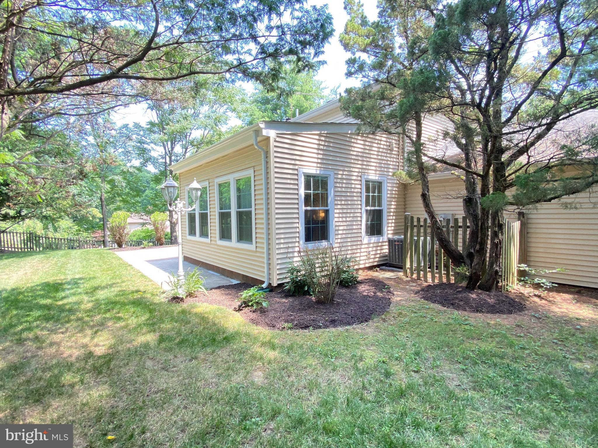 WOLF TRAP GREEN - Residential