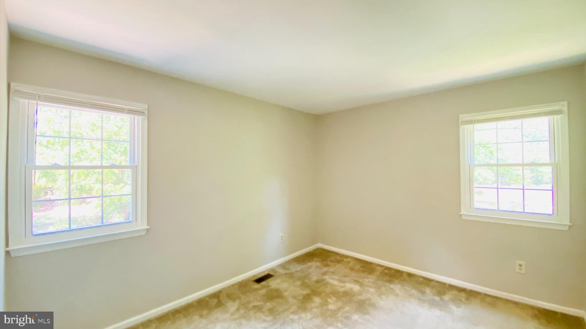 WOLF TRAP GREEN - Residential