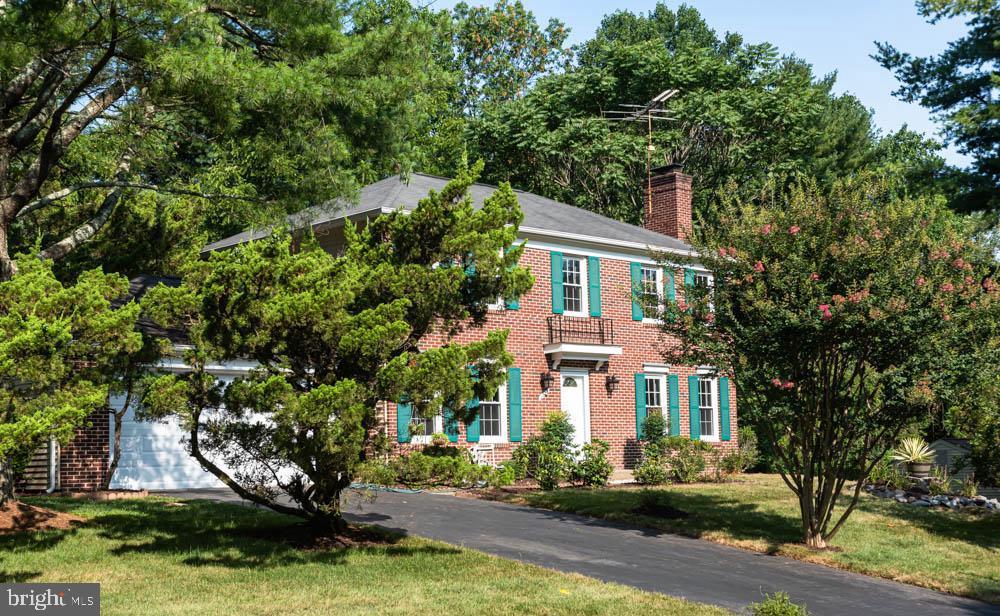 WOLF TRAP GREEN - Residential