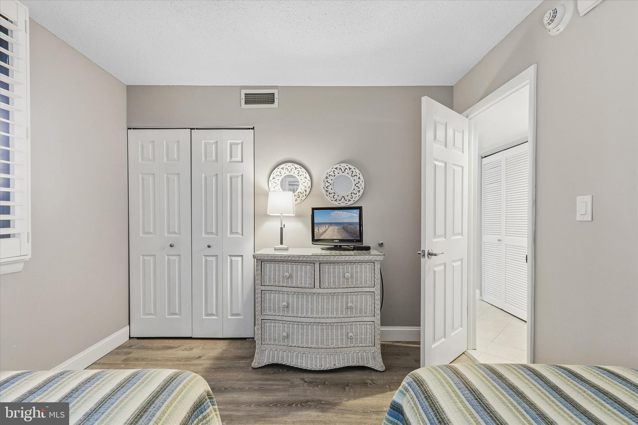 SEA COLONY EAST - Residential