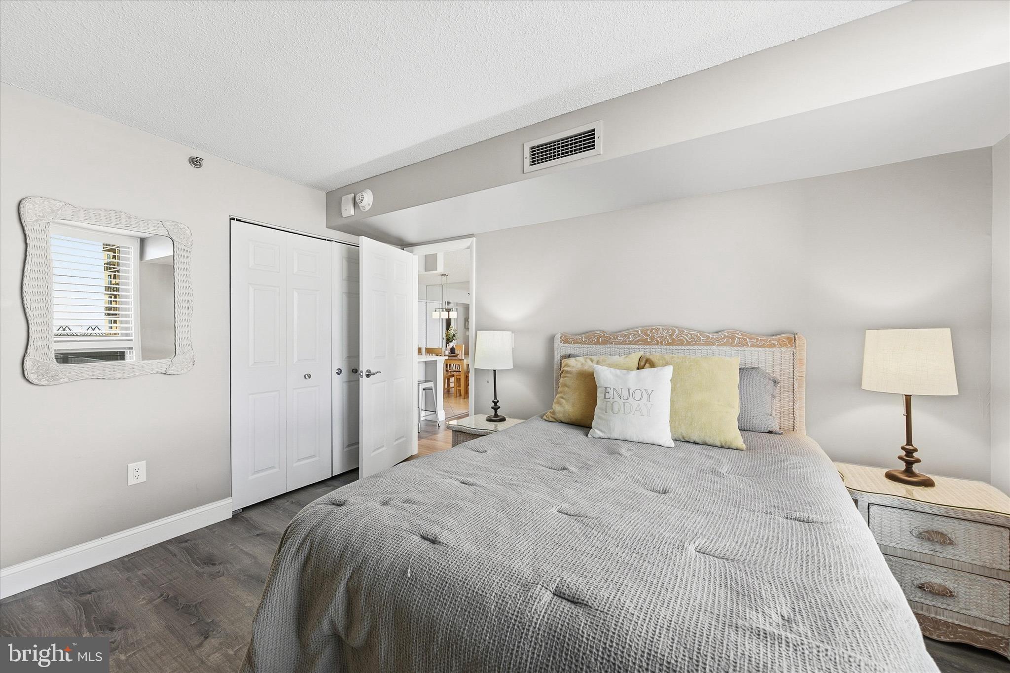 SEA COLONY EAST - Residential