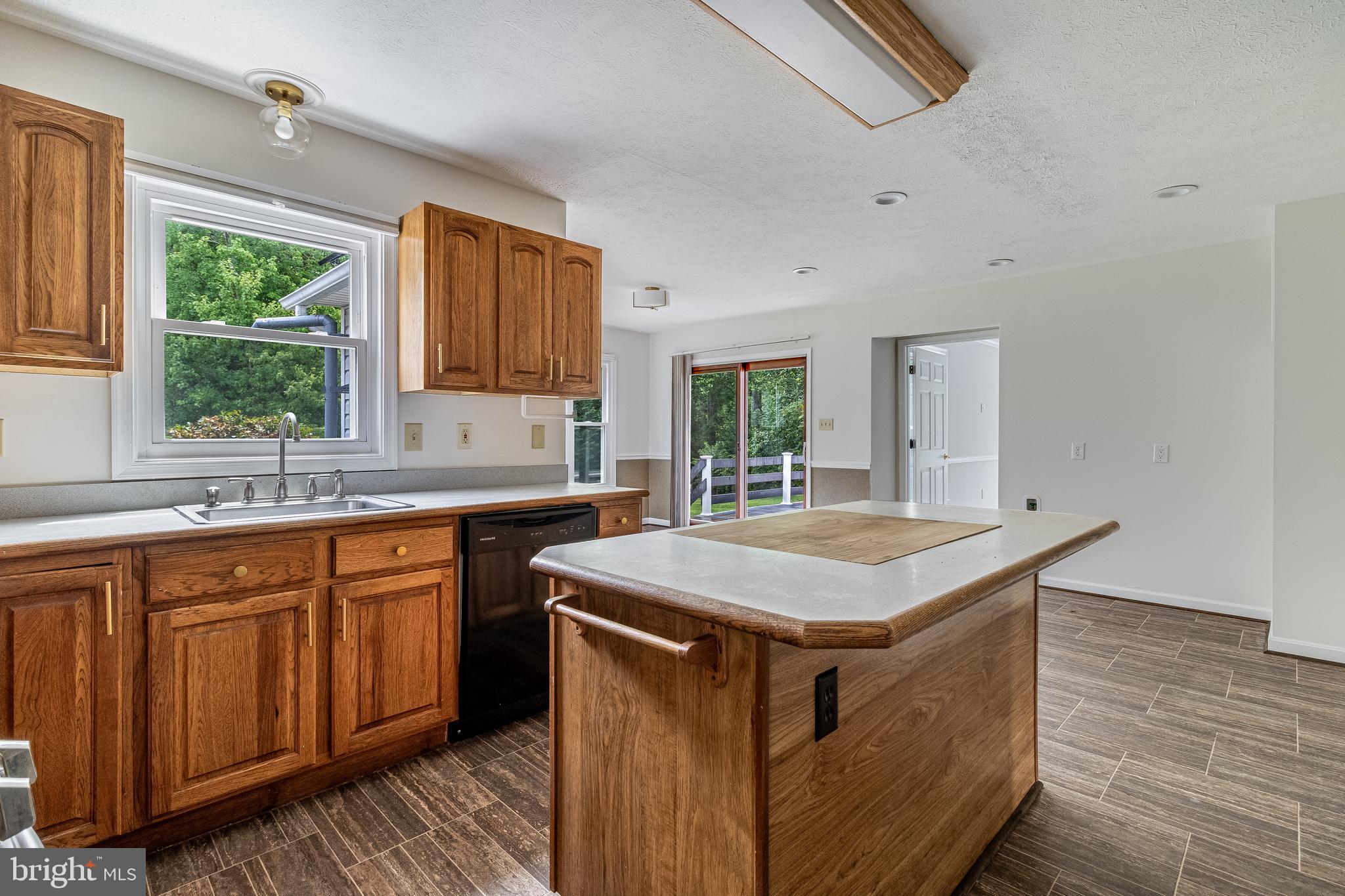HUNTERS RIDGE - Residential