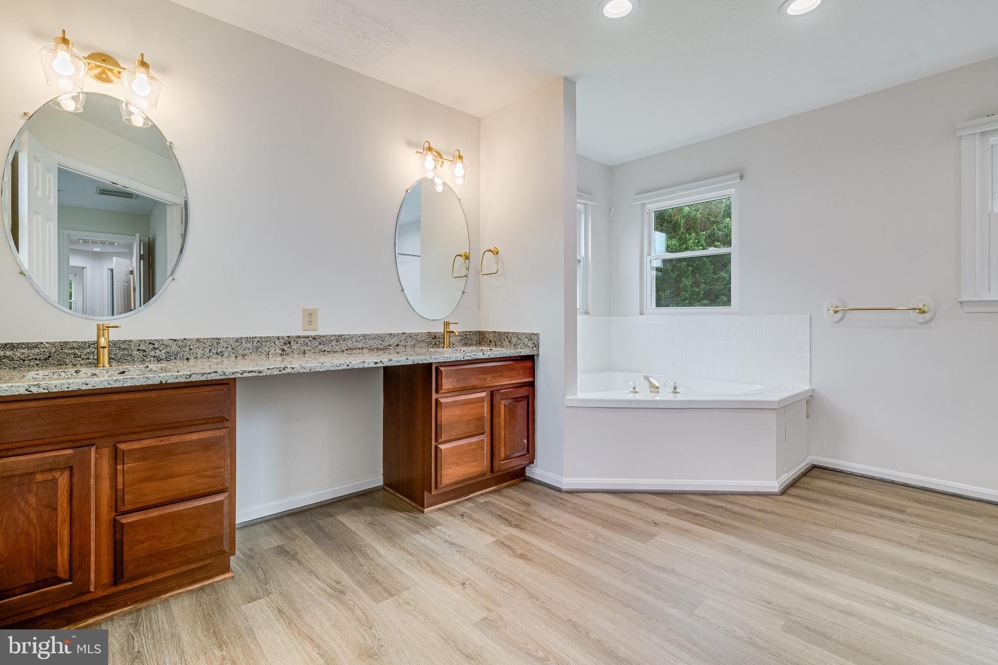 HUNTERS RIDGE - Residential