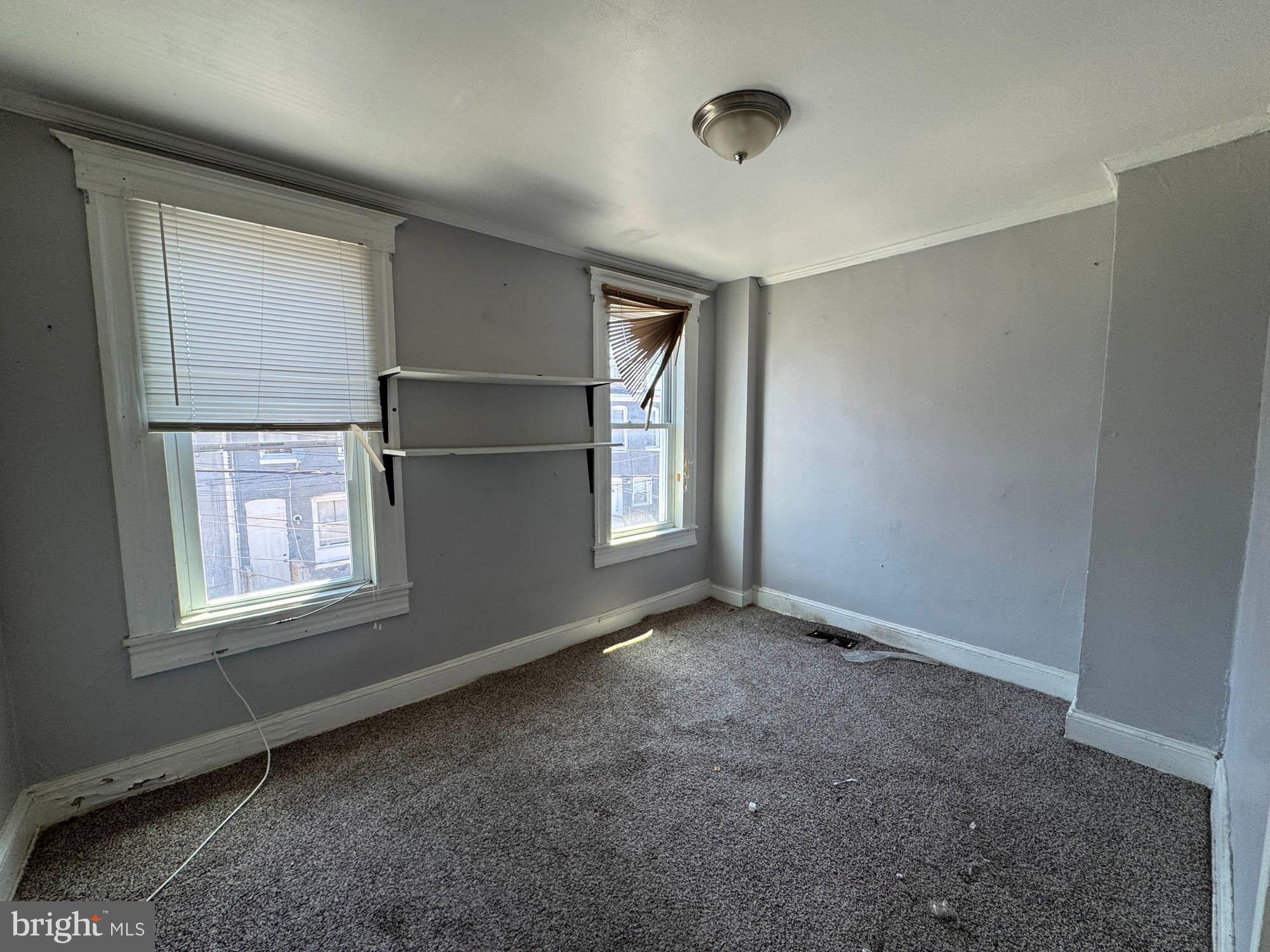 ELLWOOD PARK - Residential