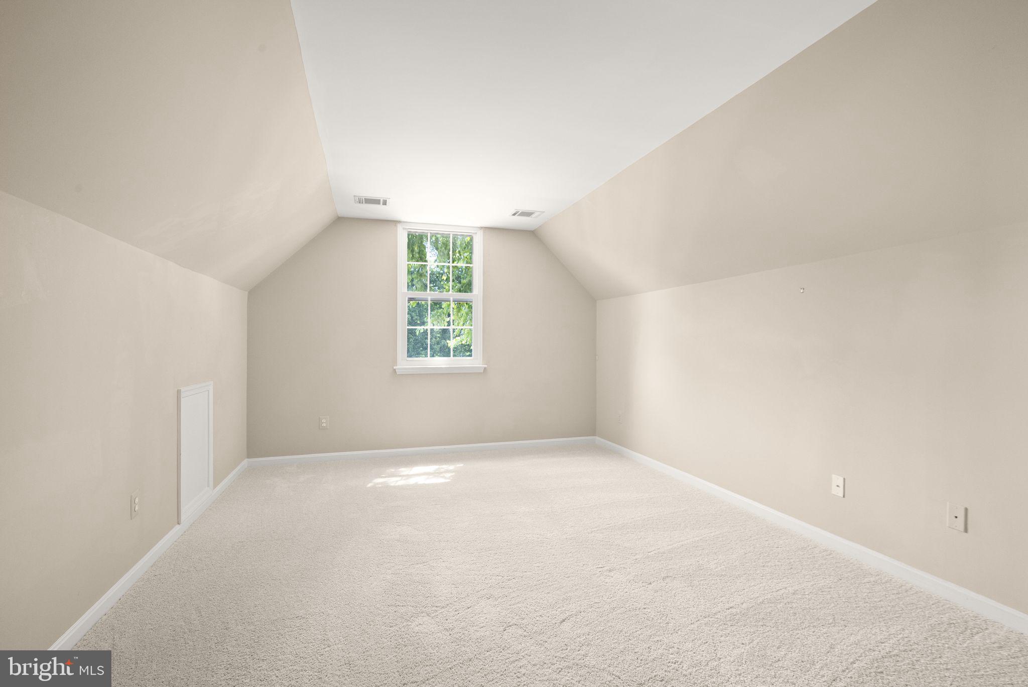 SIGNATURE AT BROADLANDS - Residential