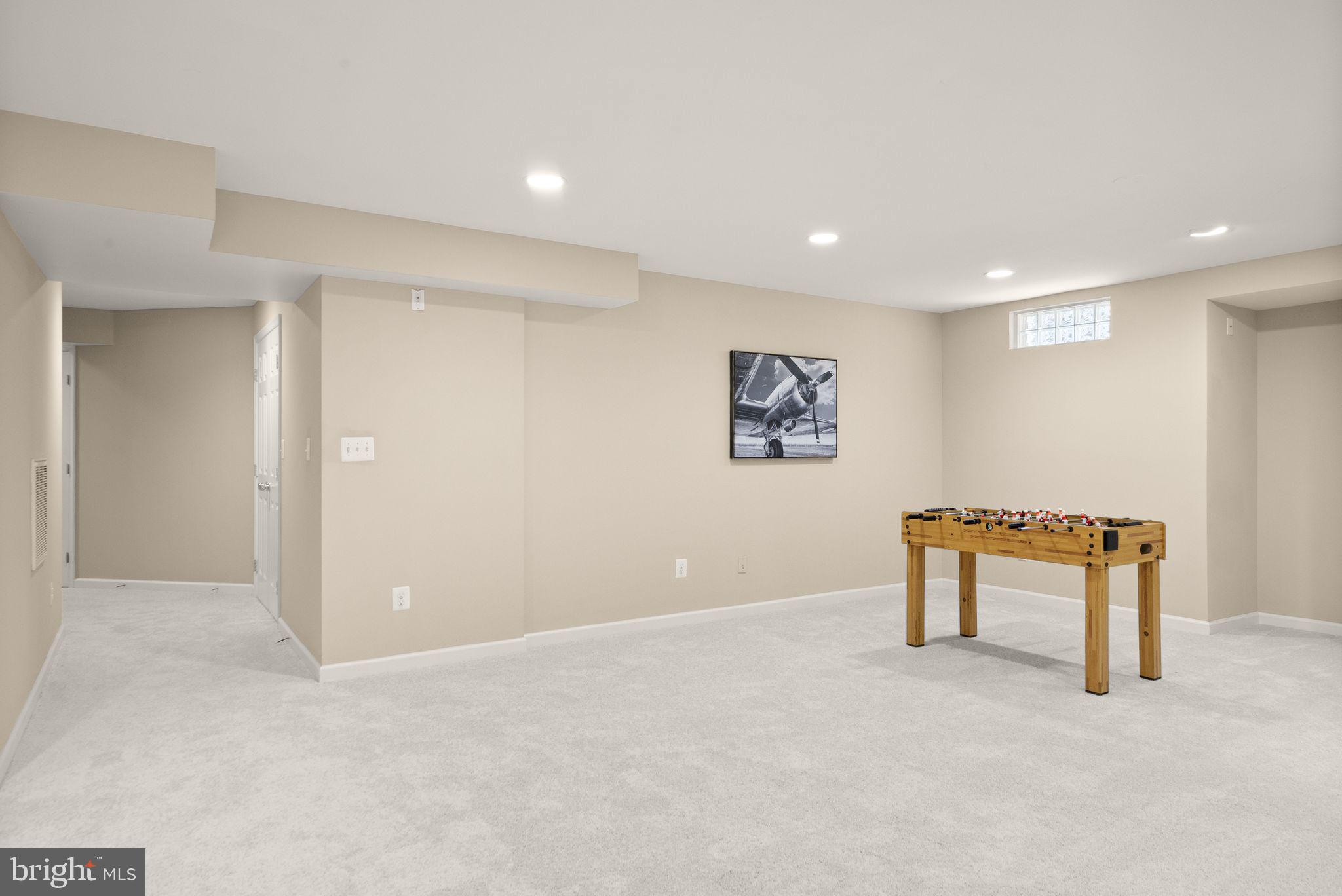 SIGNATURE AT BROADLANDS - Residential