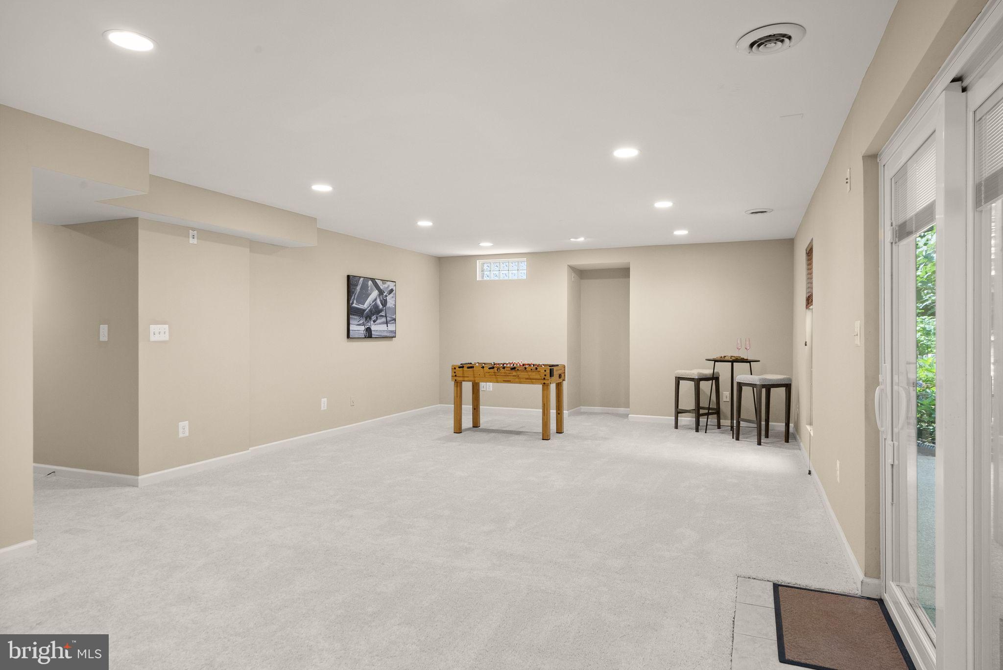 SIGNATURE AT BROADLANDS - Residential