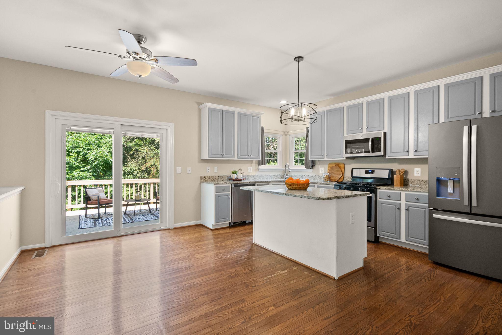 SIGNATURE AT BROADLANDS - Residential
