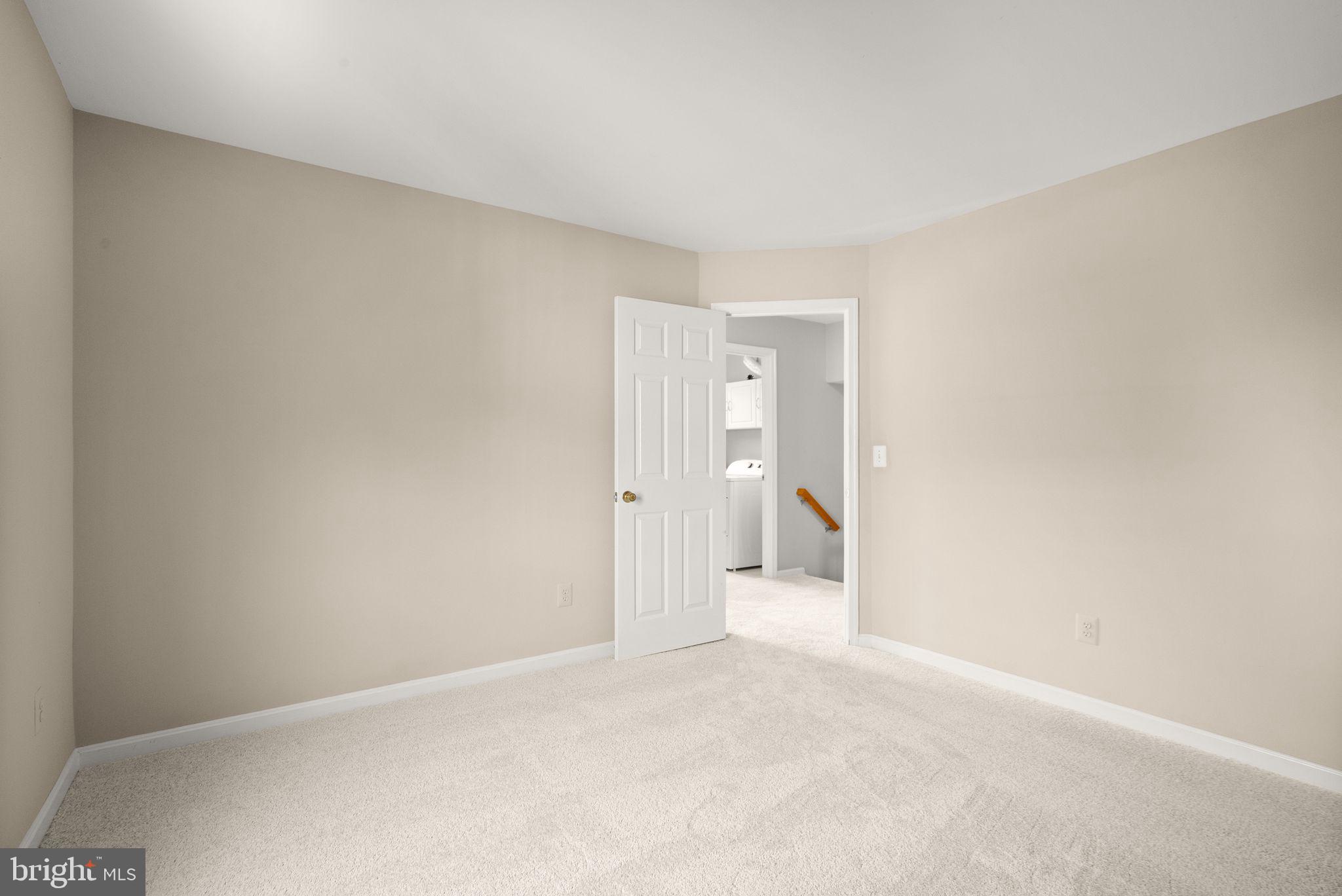 SIGNATURE AT BROADLANDS - Residential