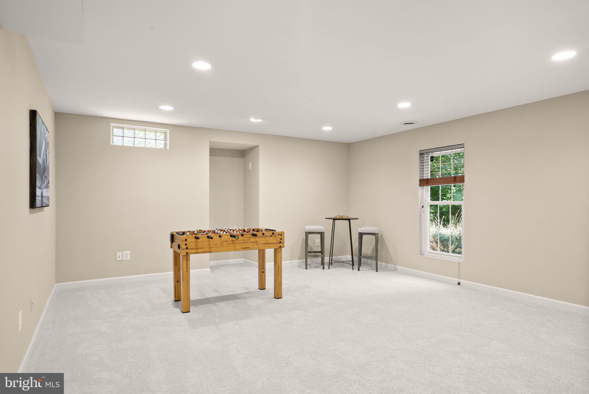 SIGNATURE AT BROADLANDS - Residential