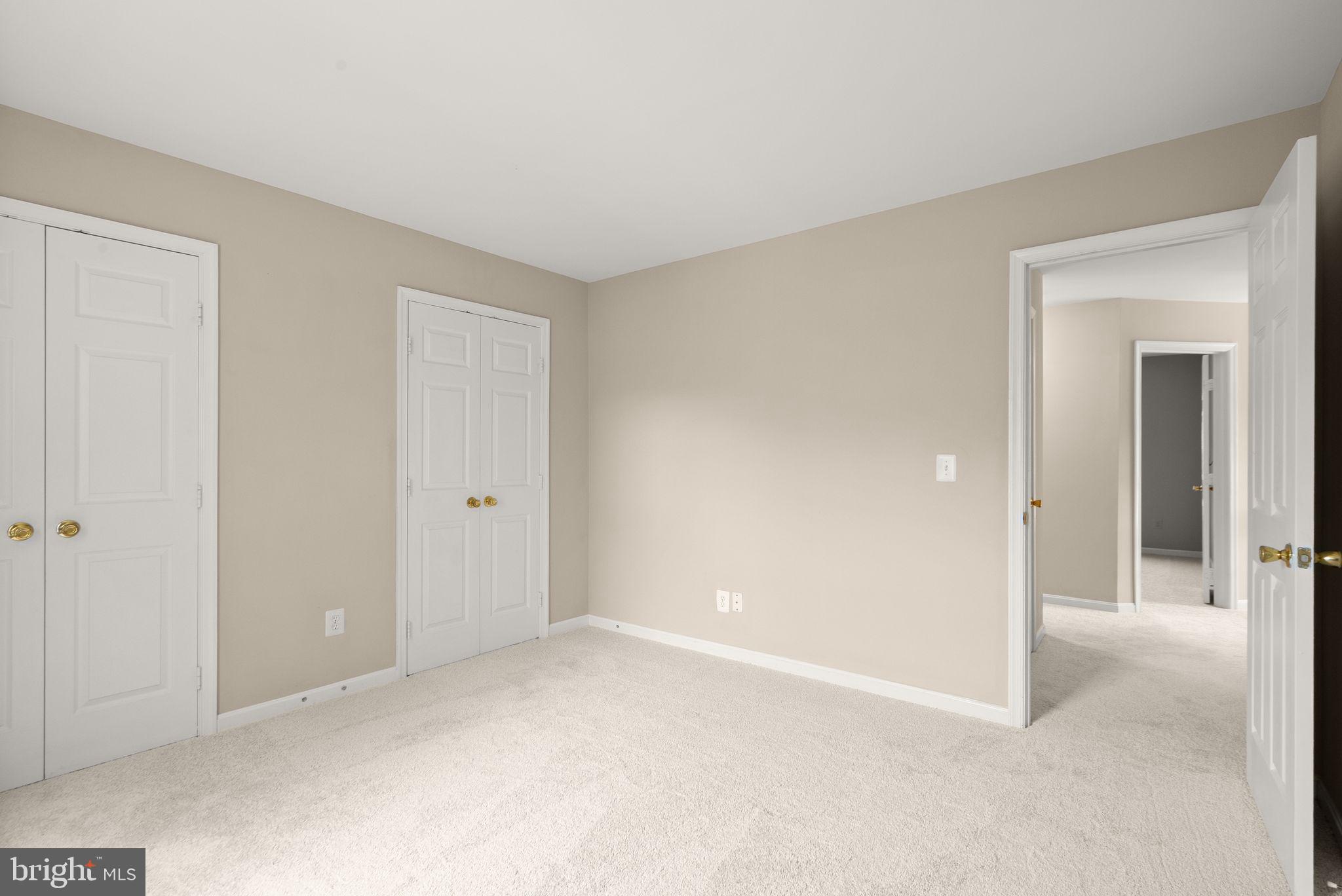 SIGNATURE AT BROADLANDS - Residential