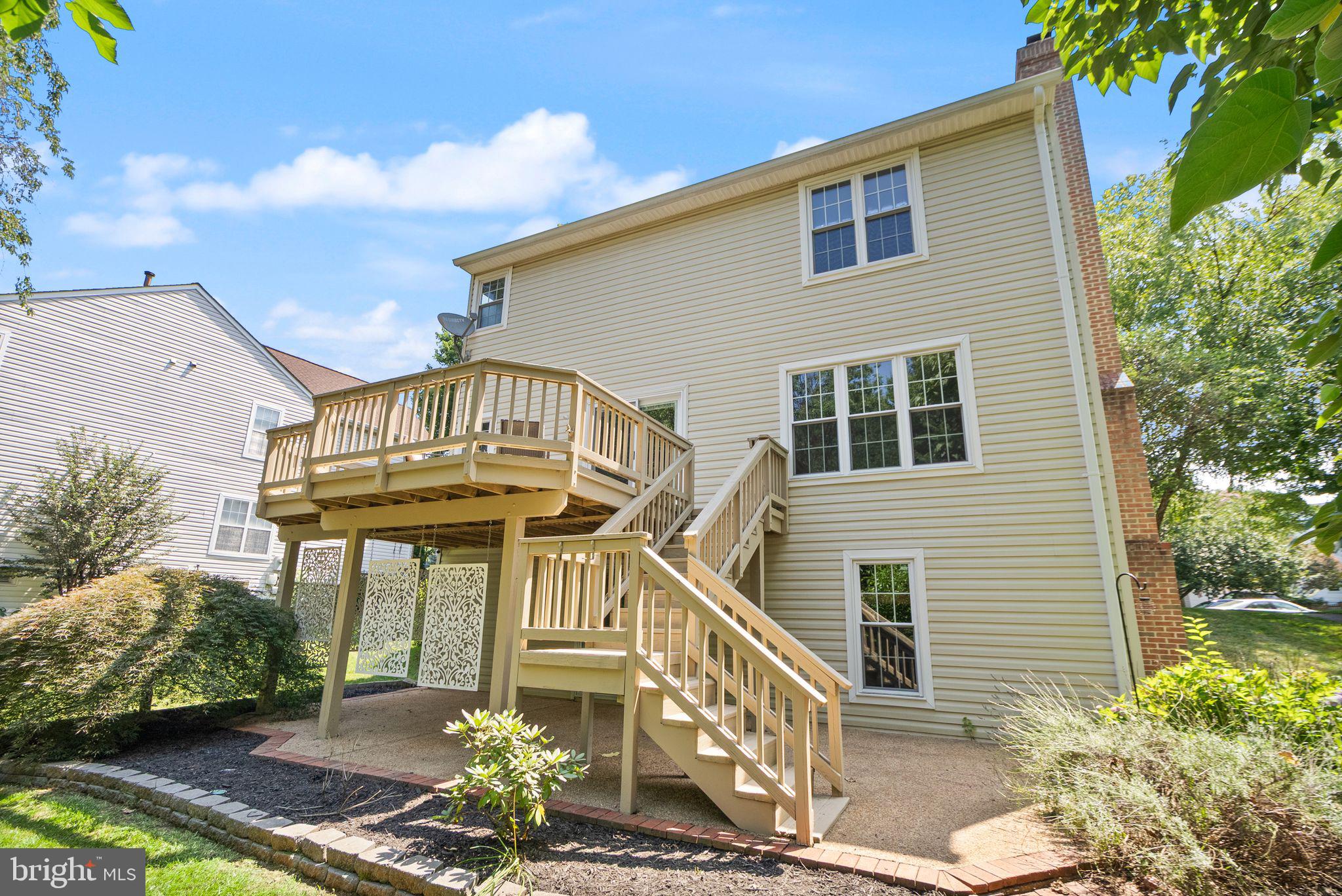 SIGNATURE AT BROADLANDS - Residential
