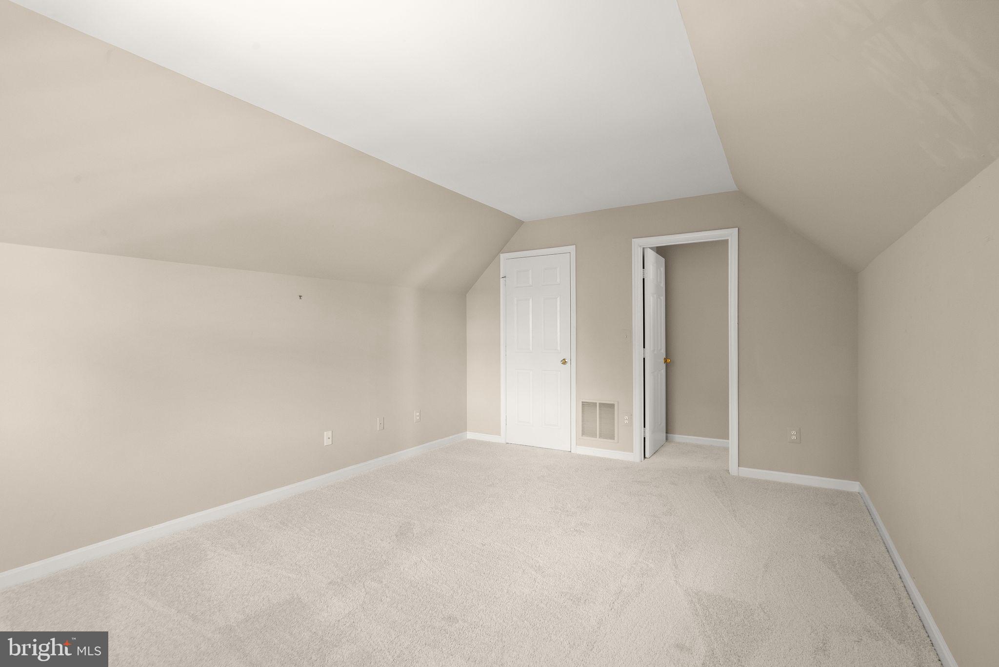 SIGNATURE AT BROADLANDS - Residential