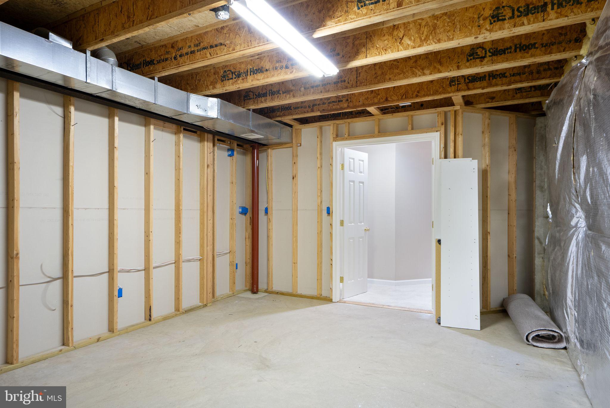 SIGNATURE AT BROADLANDS - Residential