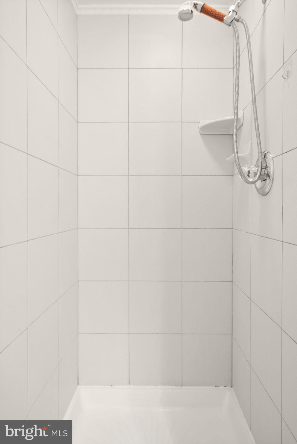 SIGNATURE AT BROADLANDS - Residential