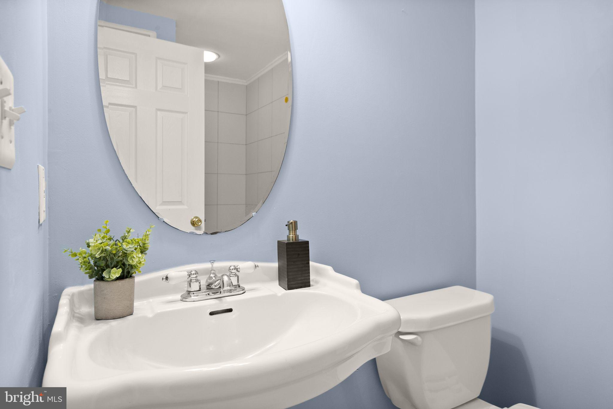 SIGNATURE AT BROADLANDS - Residential