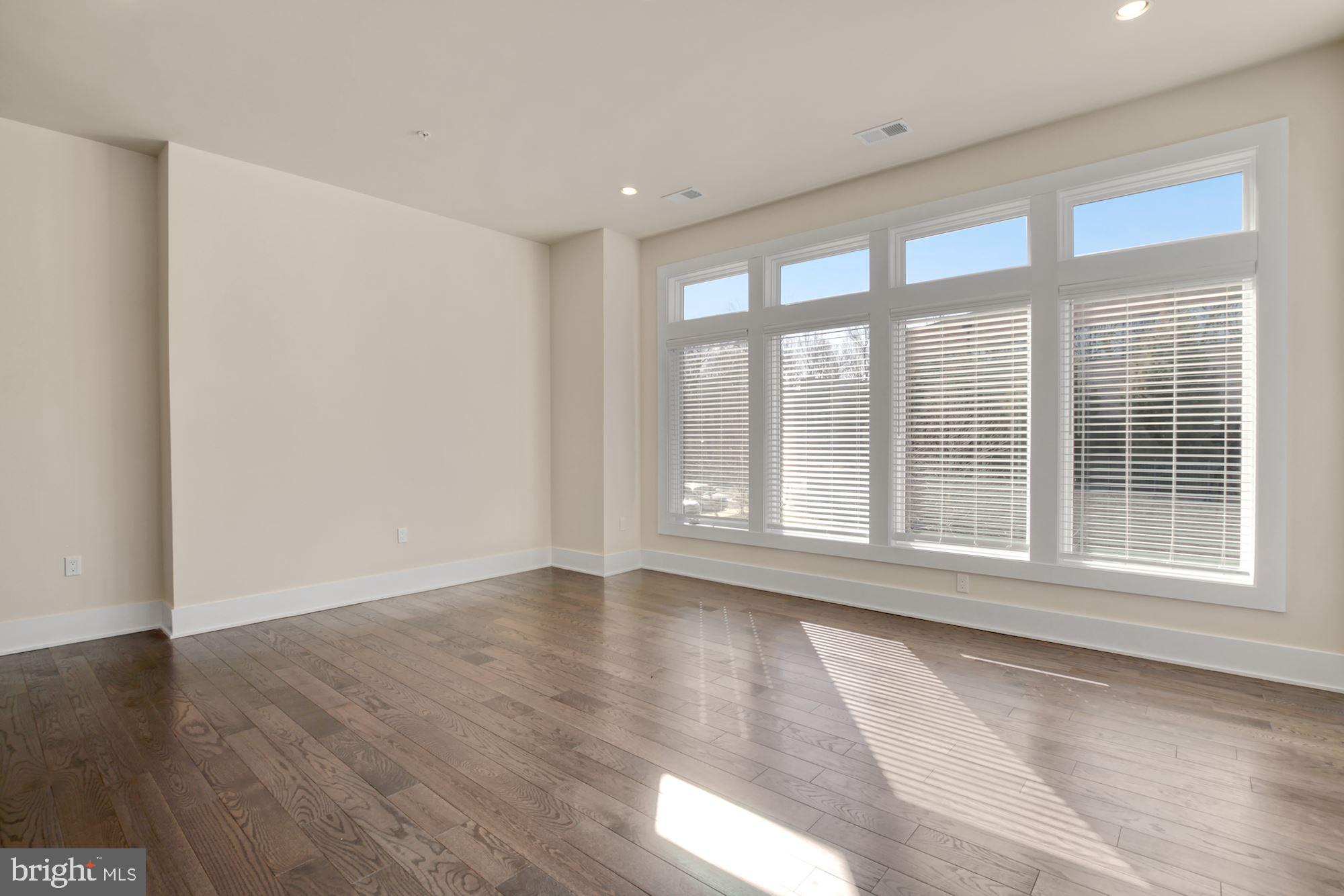 GROSVENOR HEIGHTS - Residential