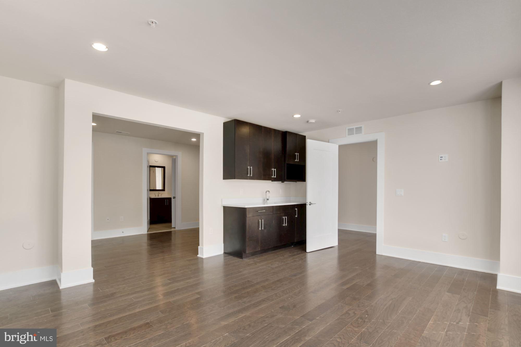 GROSVENOR HEIGHTS - Residential
