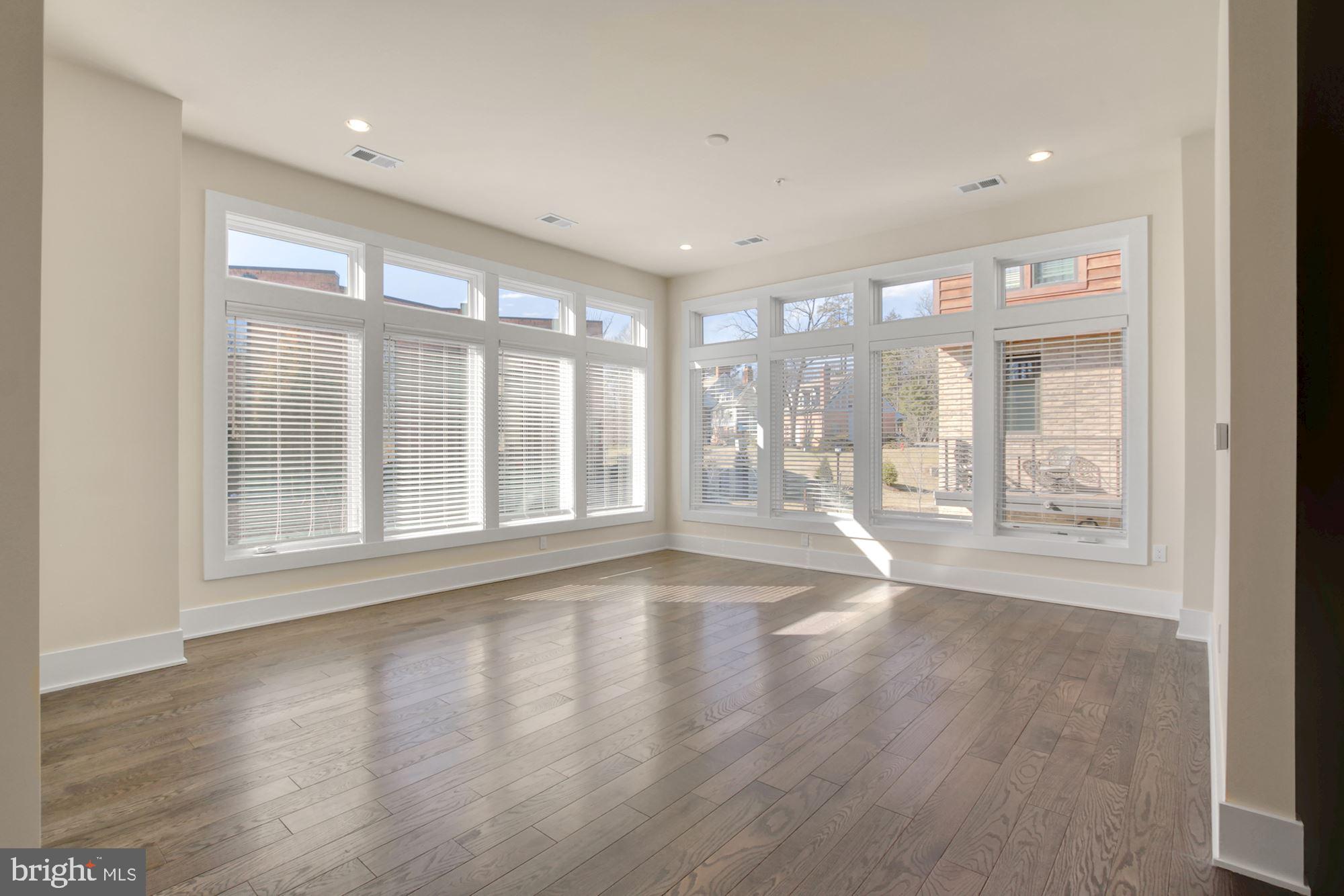 GROSVENOR HEIGHTS - Residential