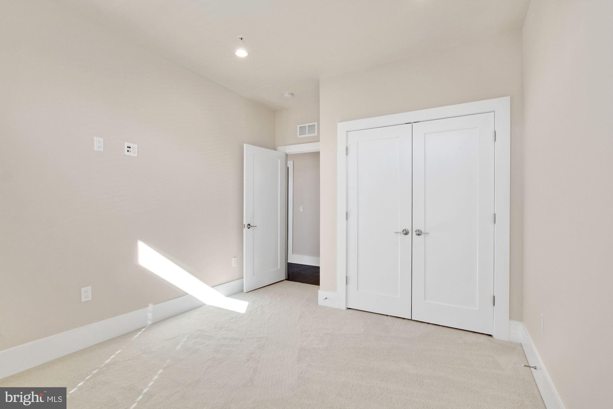 GROSVENOR HEIGHTS - Residential