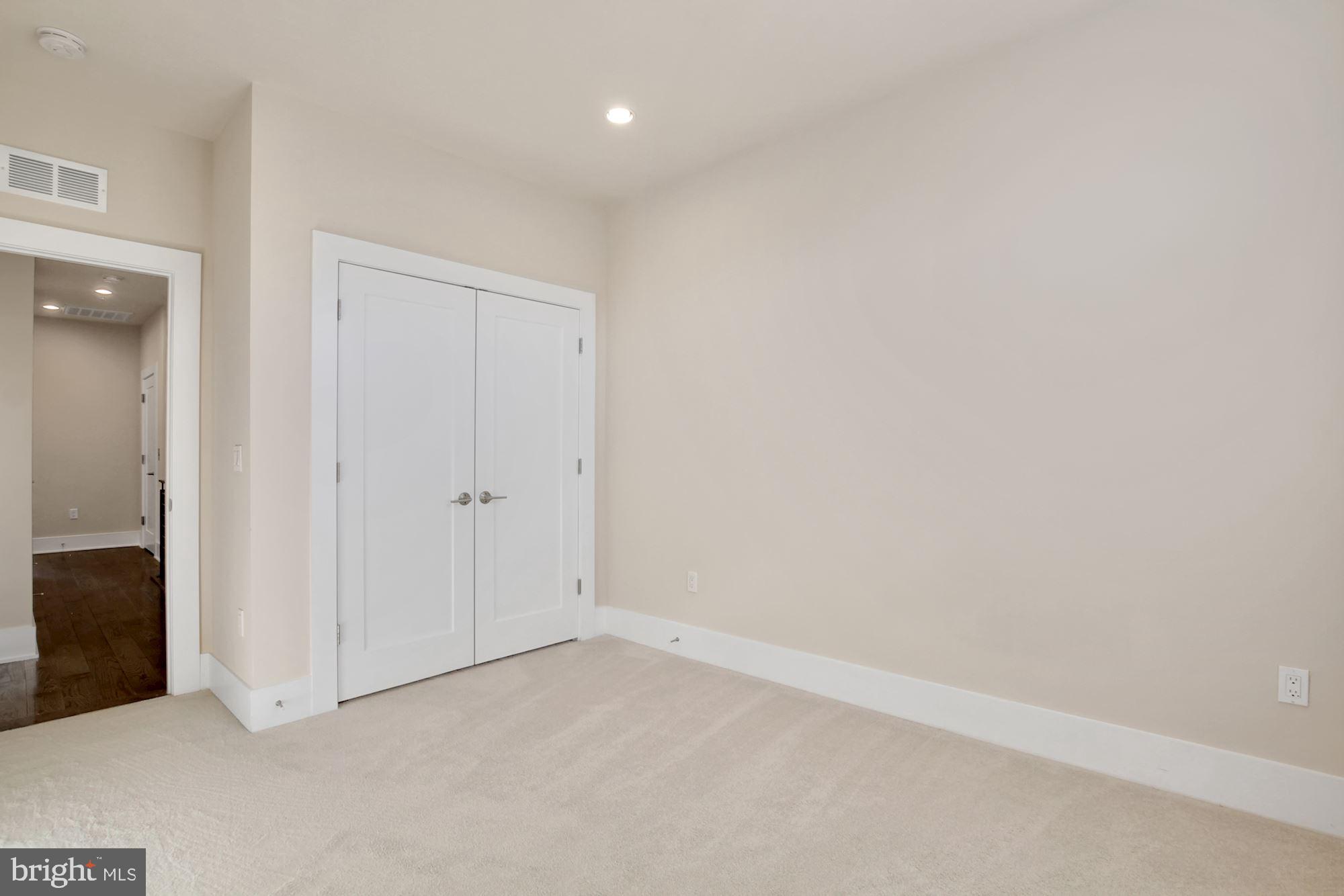 GROSVENOR HEIGHTS - Residential