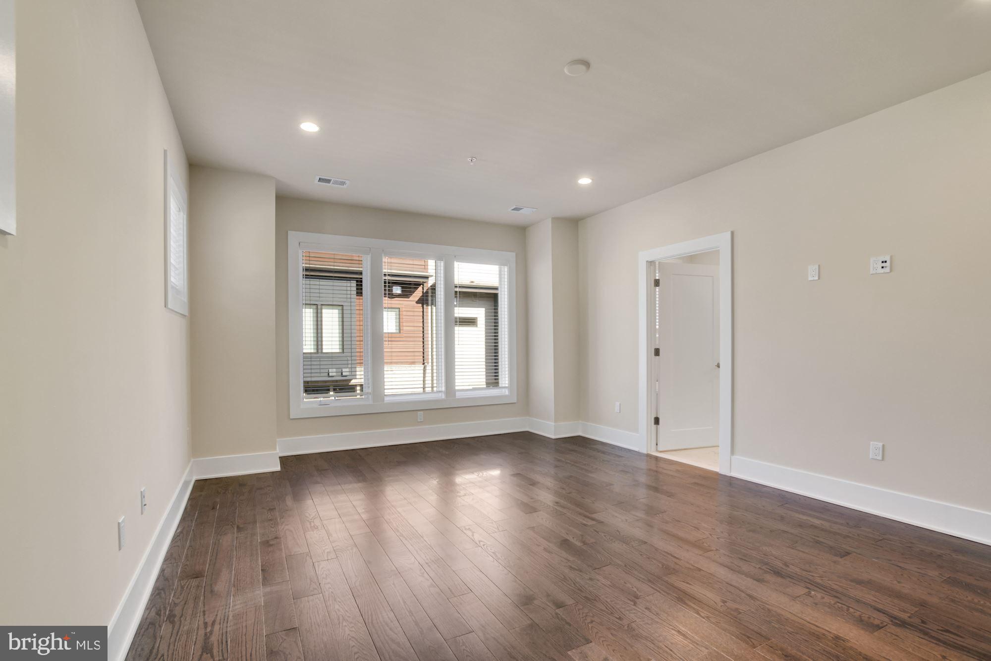 GROSVENOR HEIGHTS - Residential