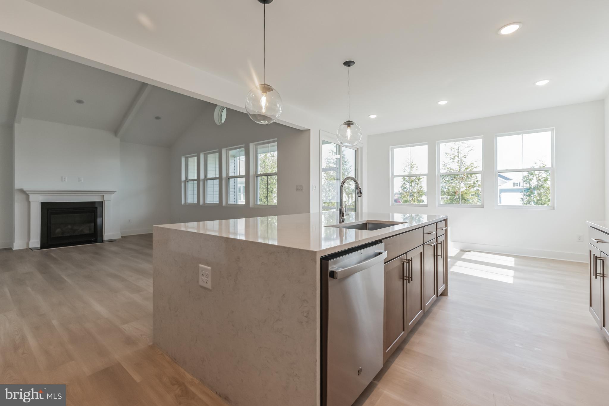 LIBERTY WEST - Residential