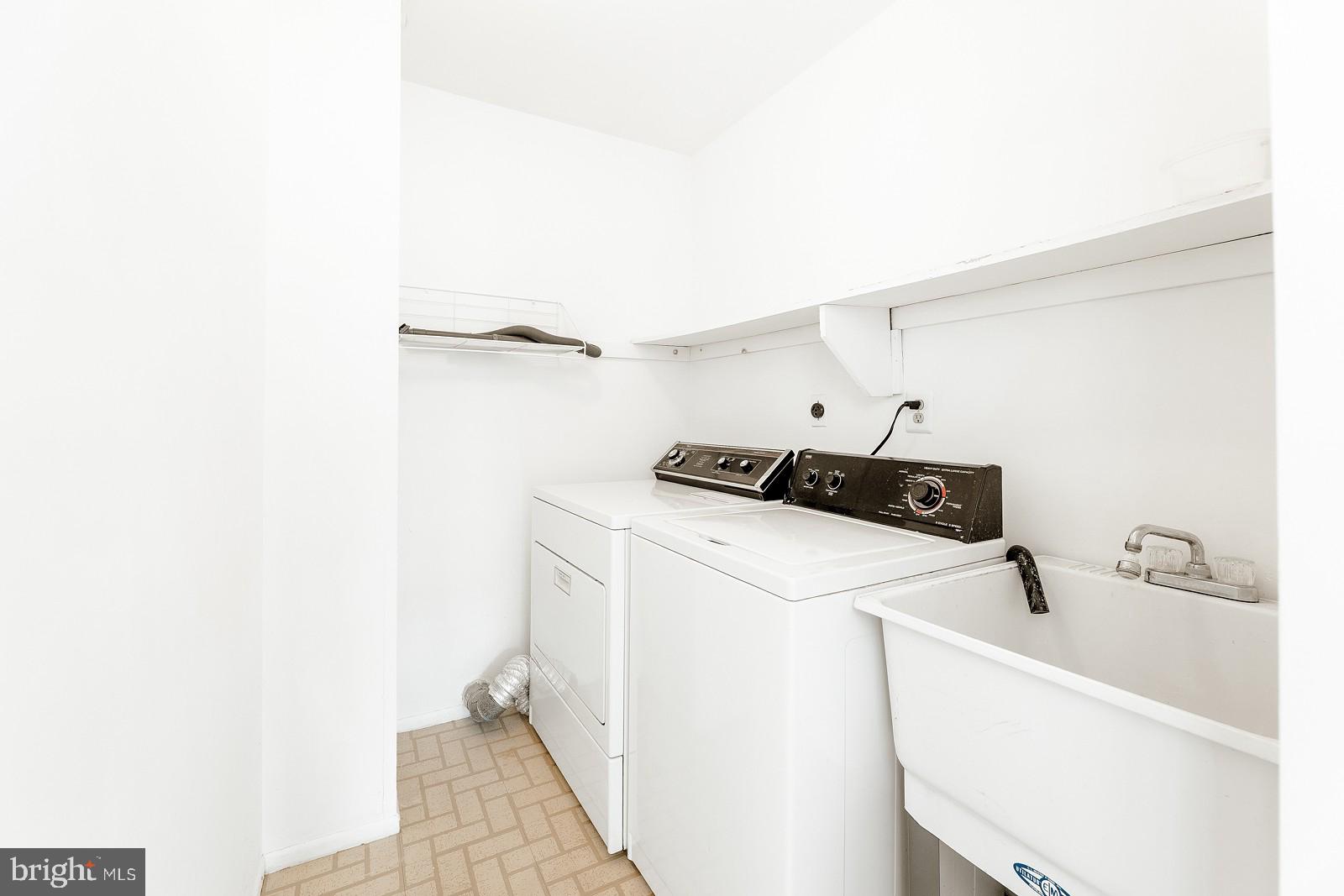 SOMERTON - Residential