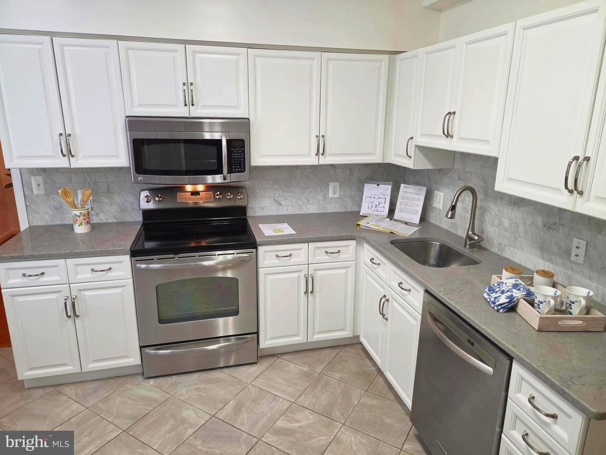 ROSSMOOR LEISURE WORLD - Residential