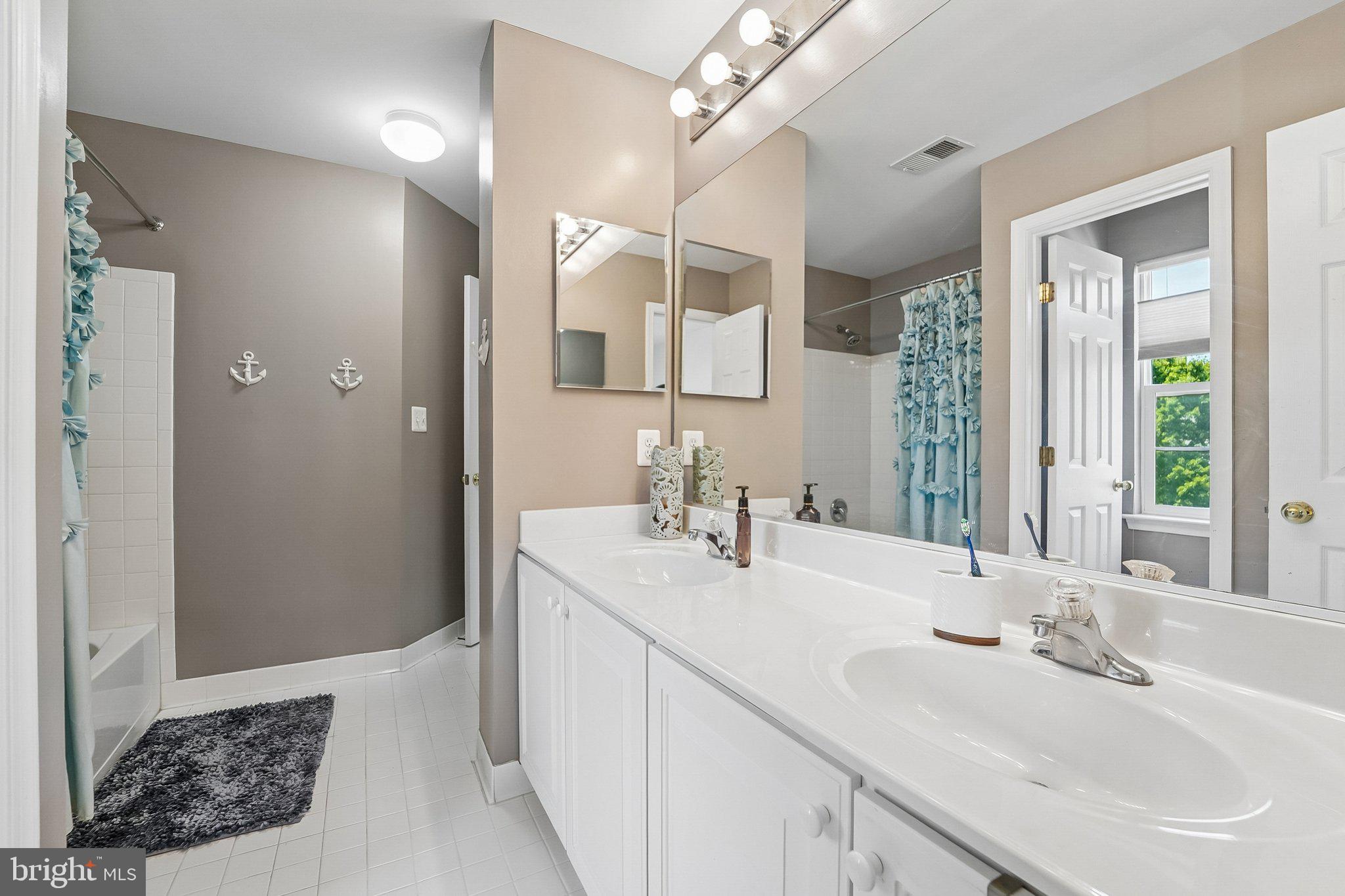 ASHBROOK - Residential