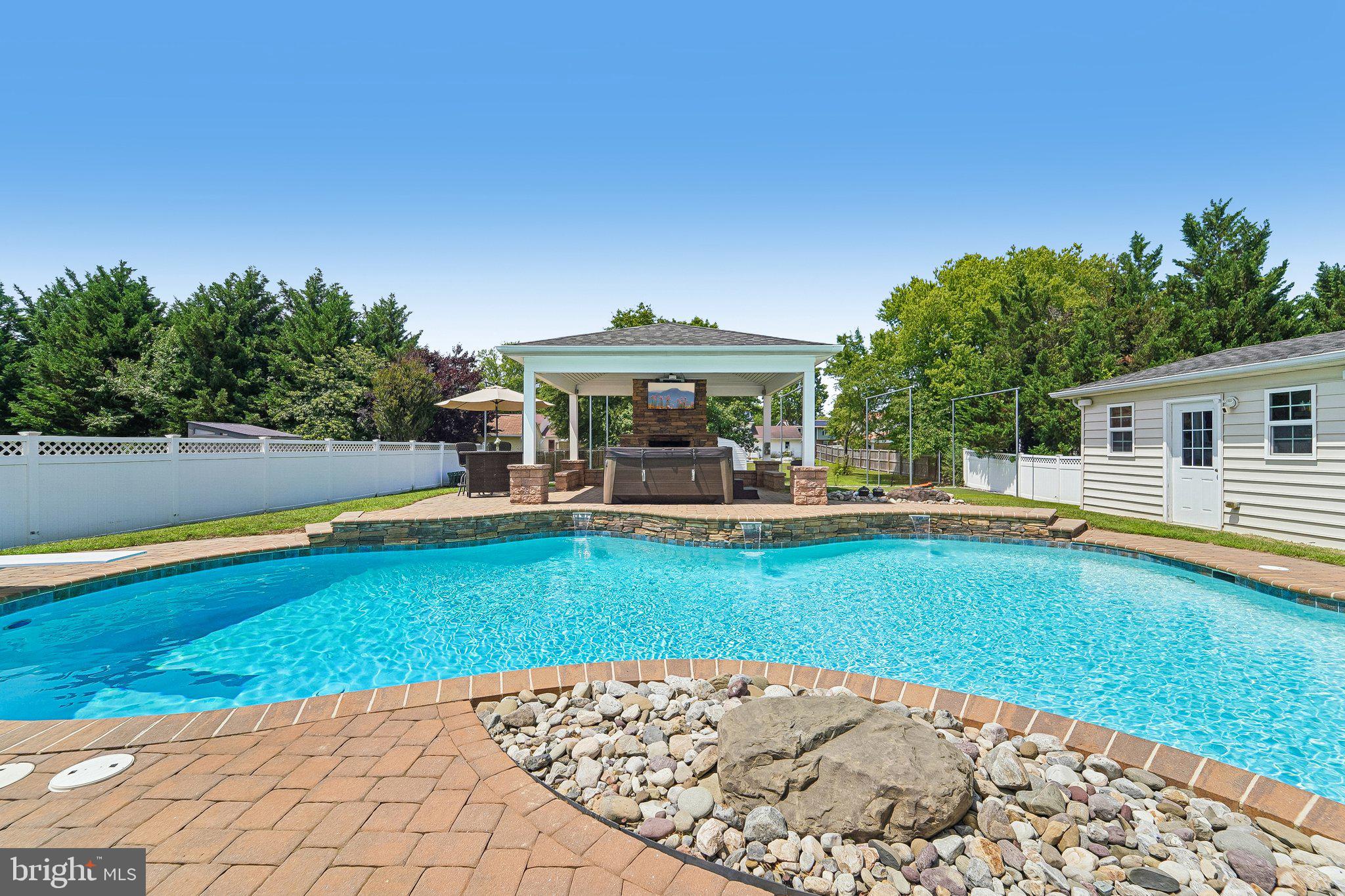 ASHBROOK - Residential