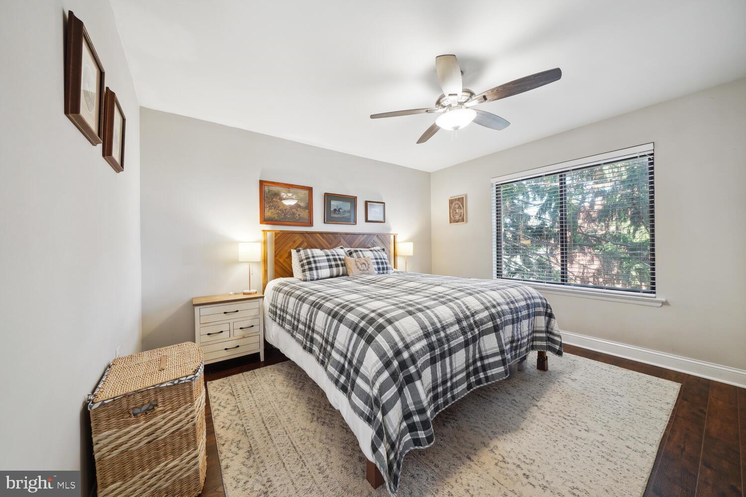 COUNTRY CLUB GREEN - Residential