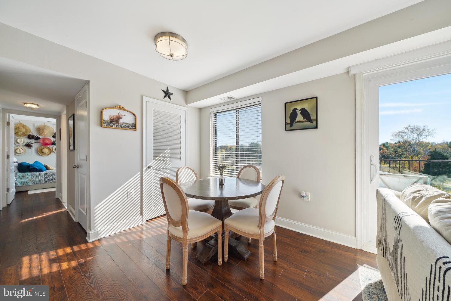 COUNTRY CLUB GREEN - Residential