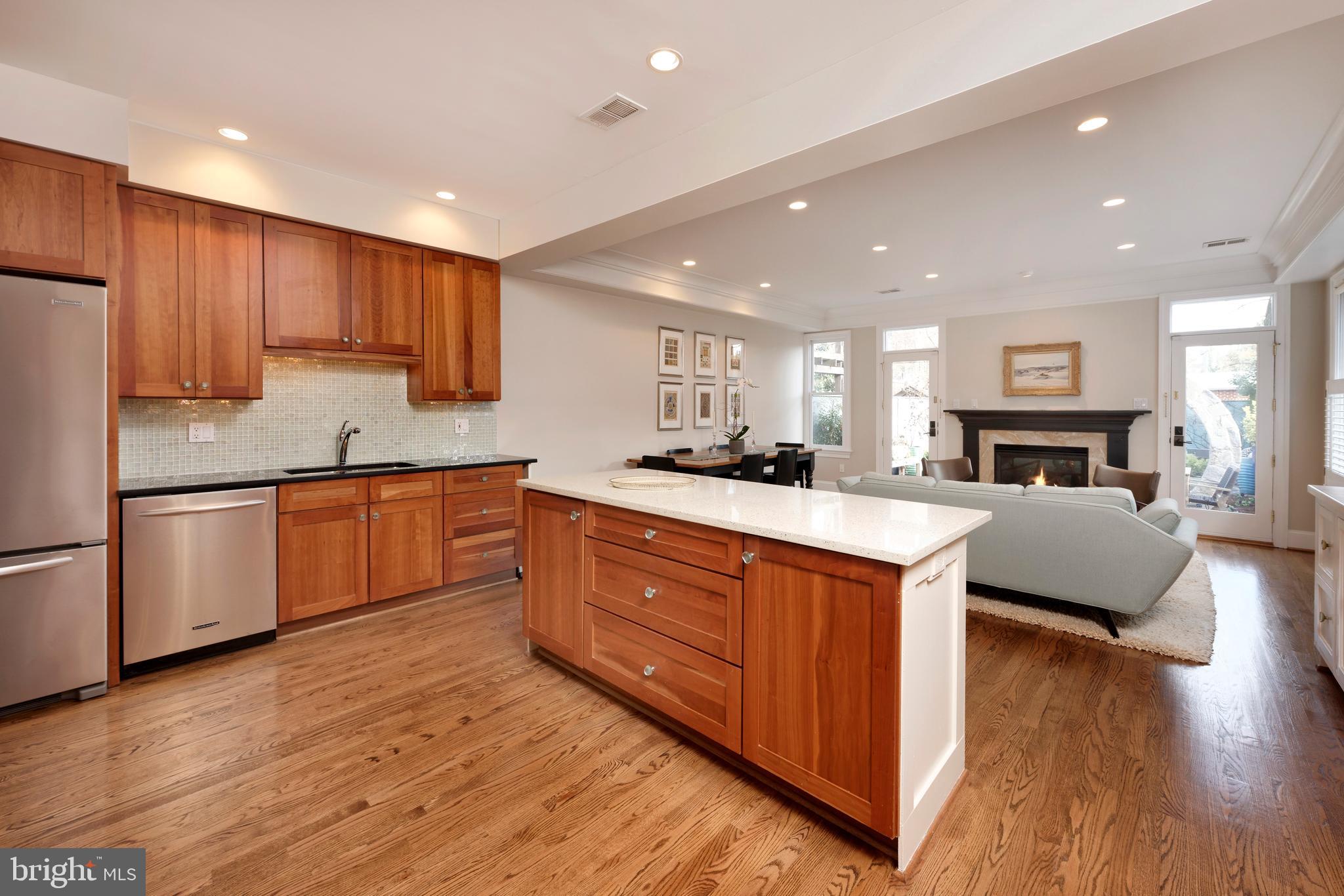 OLD TOWN ALEXANDRIA - Residential