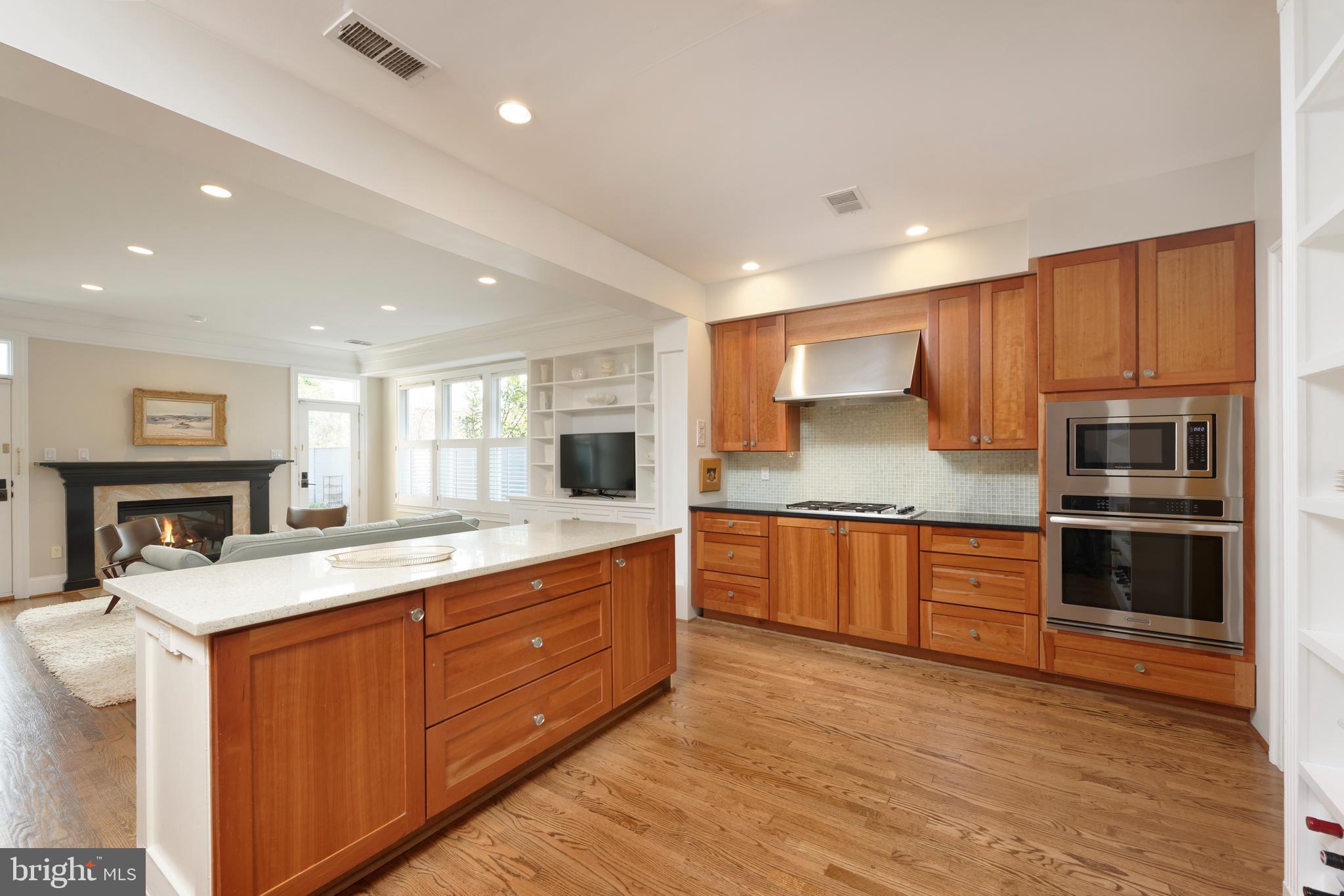 OLD TOWN ALEXANDRIA - Residential