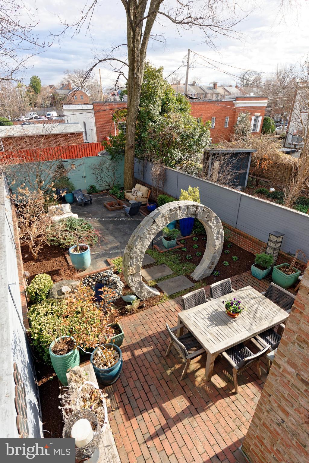 OLD TOWN ALEXANDRIA - Residential