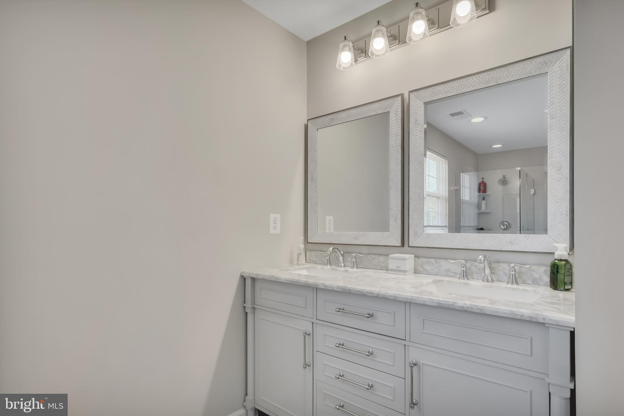OAKLANDS-PLAT 1> - Residential