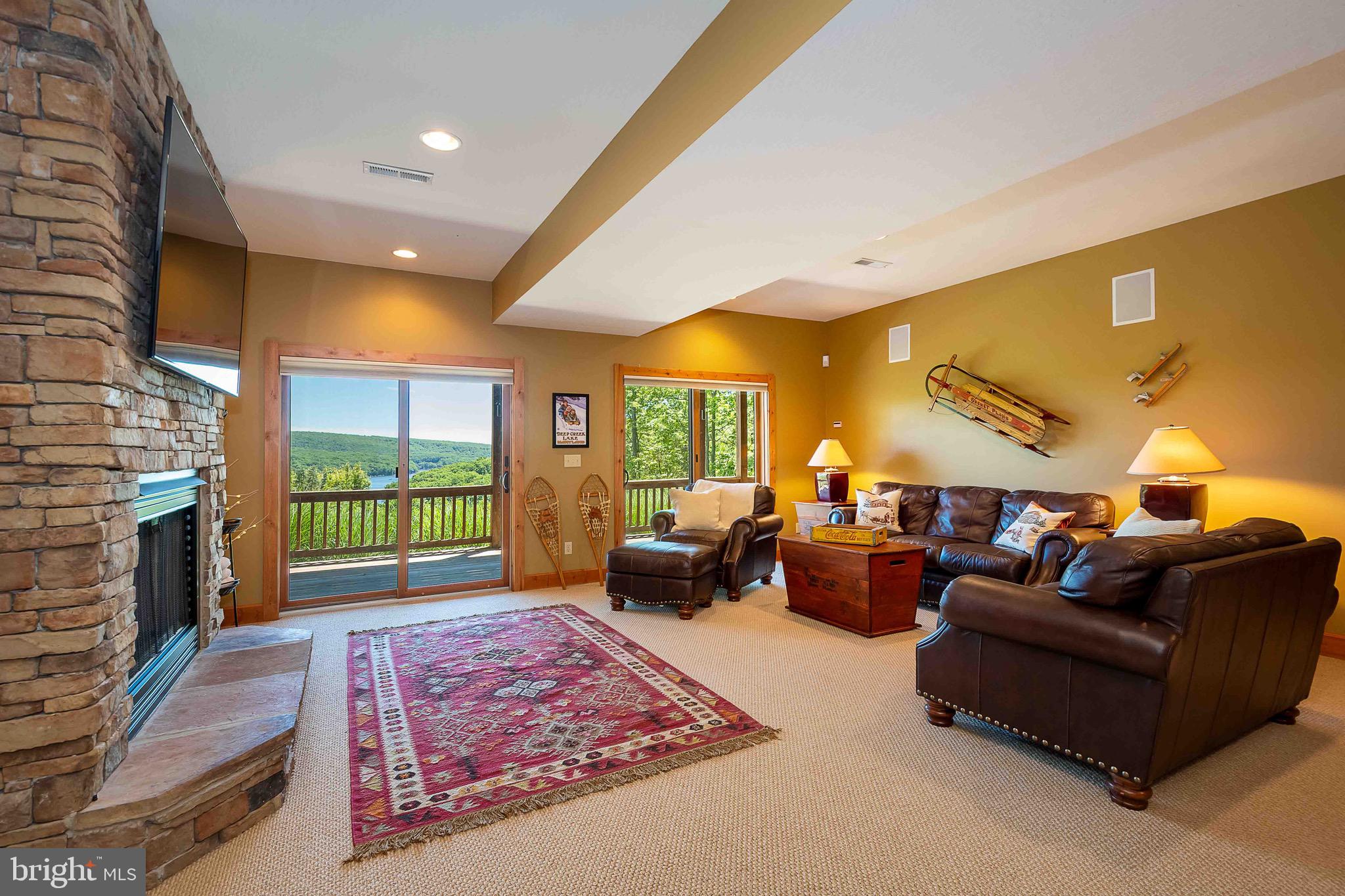 SOUTHRIDGE - Residential