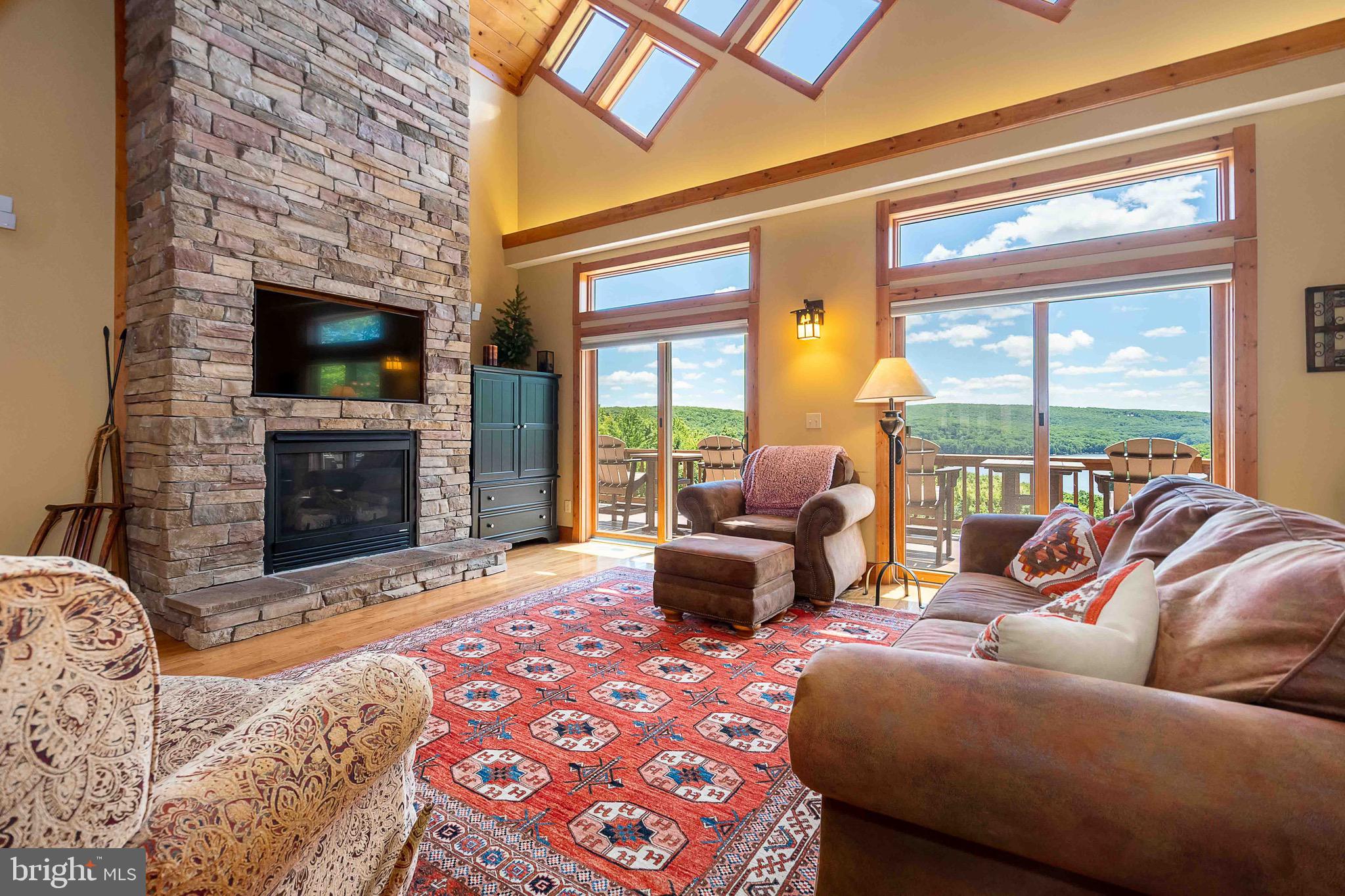 SOUTHRIDGE - Residential