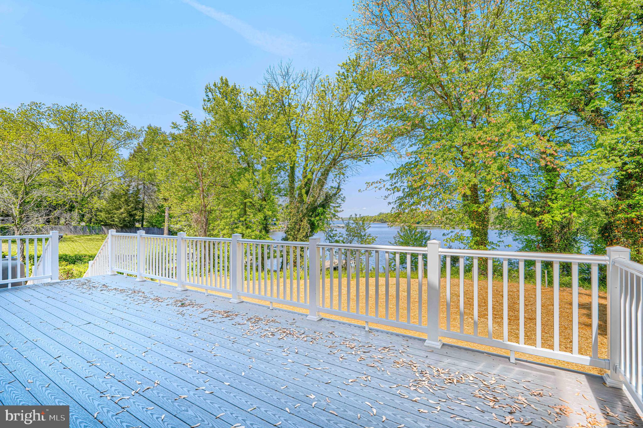 SHORELAND - Residential
