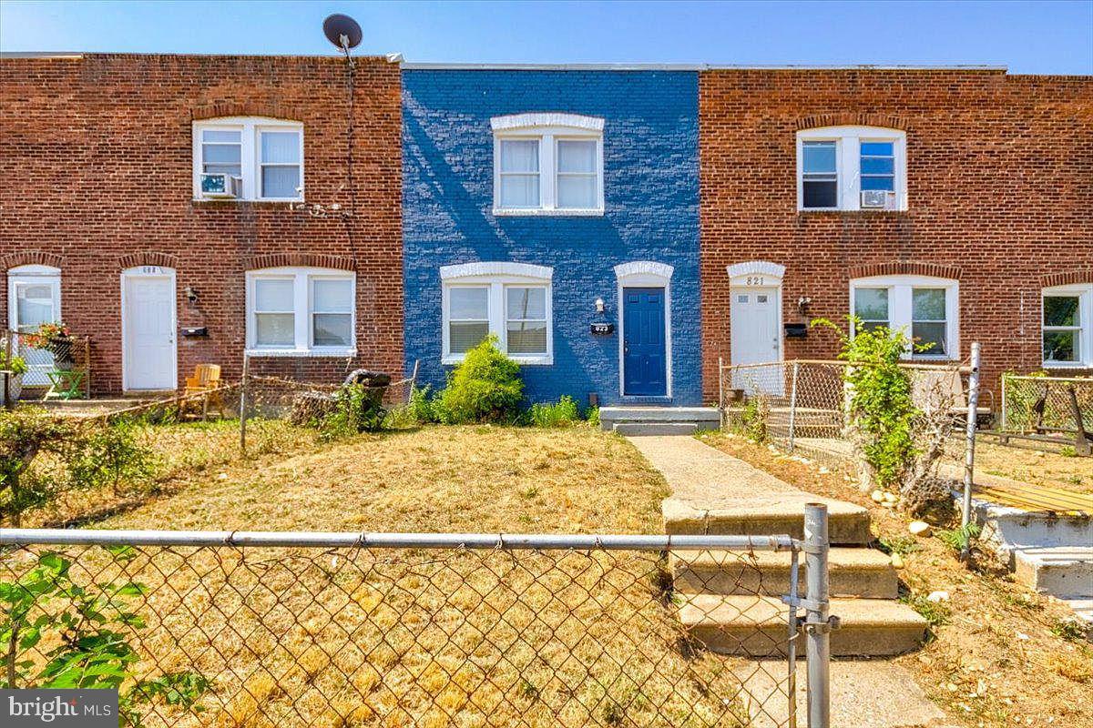 Beautifully Renovated Duplex in Prime Baltimore Location. This charming duplex has been completely renovated and is now ready for its new owner! Located in a desirable Baltimore neighborhood, this property offers a fantastic opportunity for both investors and owner-occupants. Live in one unit and enjoy the passive income from tenant on 2nd floor paying $1,100 per month; Modern Updates: Enjoy the comfort of central AC & Heat throughout, a brand new bathroom, new flooring, and an updated kitchen. Easy access to transportation, shopping, dining, and entertainment.
Don't miss out on this incredible opportunity! Schedule a showing today and see the potential of this beautifully renovated duplex.